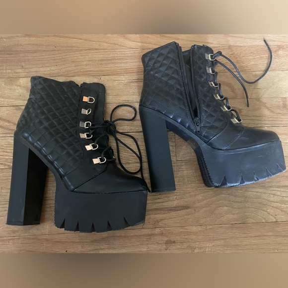 High Quilted Lug sole black boots - Picture 3 of 5